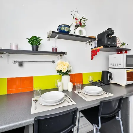 Appartement Quartier Plaisance Near Metro Parijs